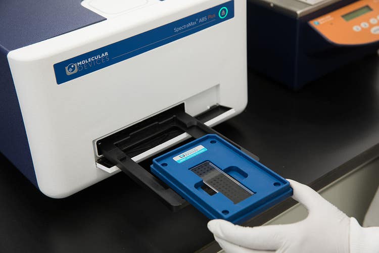 SpectraMax ABS Plus con piastra di validazione